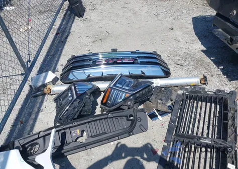 2024 GMC Sierra 1500 4Wd Short Box Slt from USA, damaged, VIN 3GTUUDED2RG105270